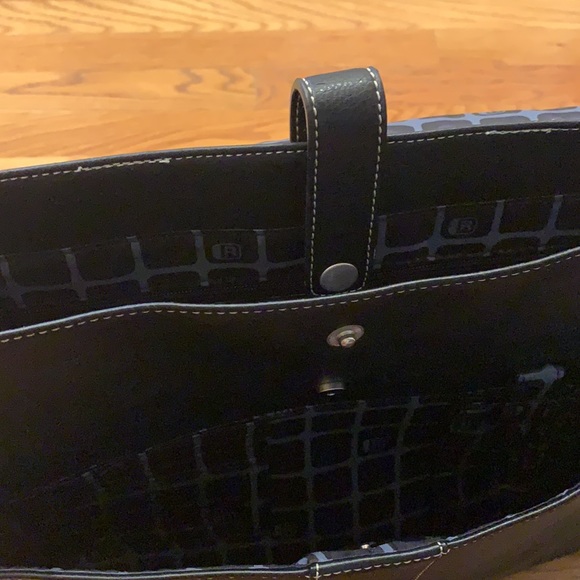 Kenneth Cole black messenger bag - Picture 6 of 7